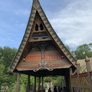 Tiger Crossroads Theming