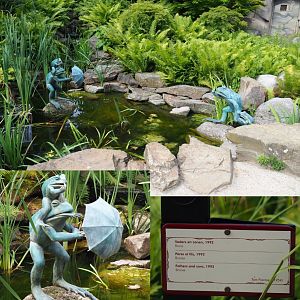 Fathers and sons frog statues, 2020-06-28