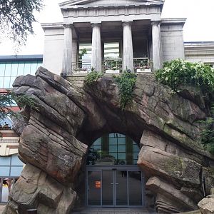 Aquarium entrance and Komodo dragon section of Reptile house, 2020-06-28