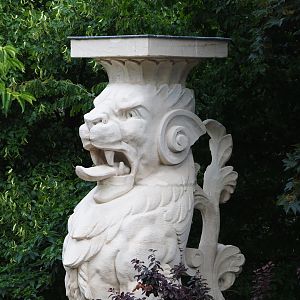 Head of lion statue from old carnivore house, 2020-06-28