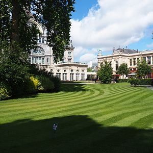 Park view of lawn between flamingo exhibit and Grand Café Flamingo, 2020-06-28