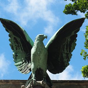 Eagle statue on top of the facade of the bird house, 2020-06-28