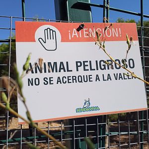 Dangerous animals sign -Sendaviva (2020)