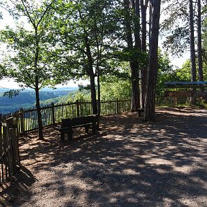 Second viewing point over Lesse valley and lower part of the wildlife park, 2020-07-12