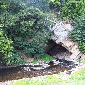 Lesse river entering the Gouffre de Belvaux/Chasm of Belvaux, 2020-07-12