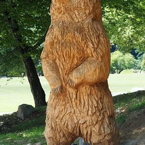 Wood carving standing brown bear, 2020-07-12