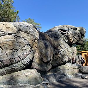 New tiger lair- “Zeus” the tiger statue