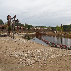 Native House lodges and Fallow deer walkthrough area, 2020-09-03