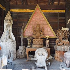 Room in Craftman's House with wood carvings and elephant bones, 2020-09-02