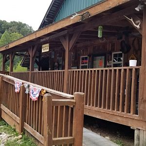 Briarwood Ranch SP - Building with gift shop, where to pay