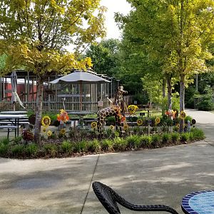 Brights Zoo - Inside entrance