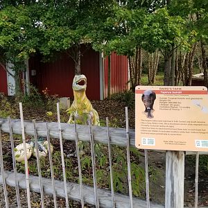 Brights Zoo - Odd dino area outside of Tapir exhibit