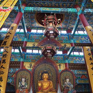 Ceiling and altar in the large Chinese temple, 2020-09-03