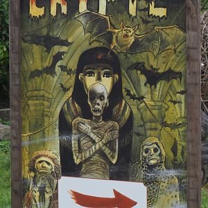 Bat crypt sign, 2020-09-03