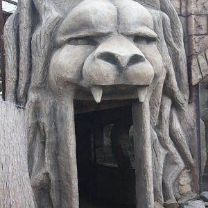 "Lion" gate