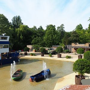New African area playground and African area food and drinks stand, 2020-06-12