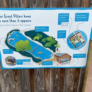 Giant otter exhibit sign 110920