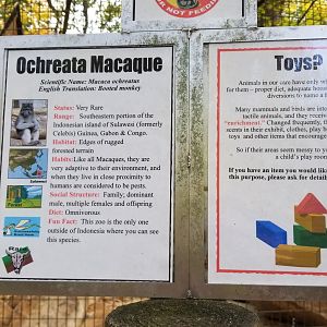 Catoctin Wildlife Preserve - Booted Macaque sign