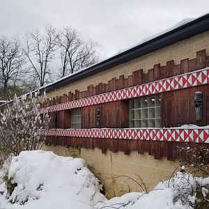 Pittsburgh Zoo - Side of cheetah building