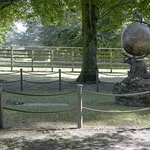 John Aspinall's grave