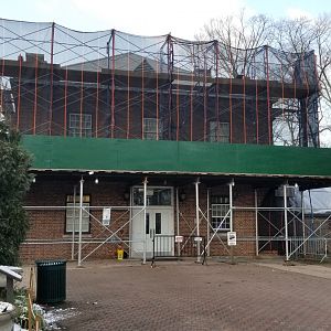 Staten Island Zoo - Front of building