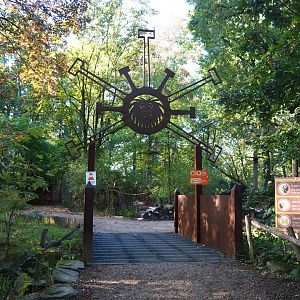 Entrance of the Callitrichid walk-through area, 2020-10-10
