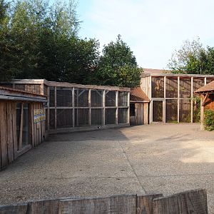 Park view with parrot aviaries and lion-tailed macaque viewing area, 2020-09-12
