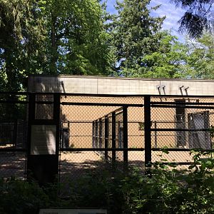 Giraffe Night Quarters