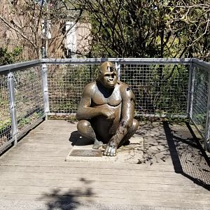 Philly - Gorilla statue