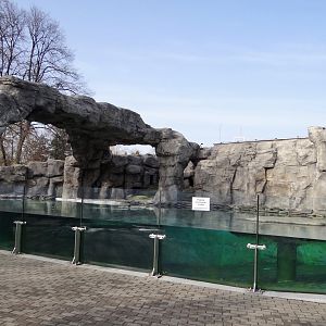 Penguin enclosure