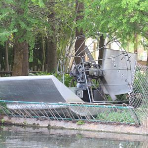 Airboat near alligator enclosure (2016)