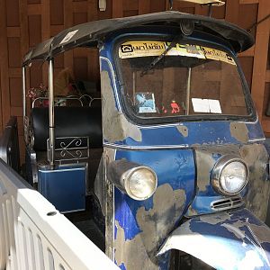 Toyota Elephant Passage - Tuk tuk