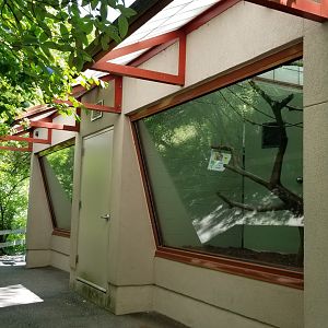 Bergen County Zoo - Tamarin indoor areas
