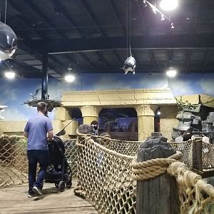 Long Island Aquarium - lagoon