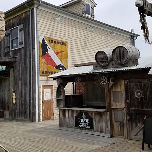 Long Island Aquarium - Outside theming
