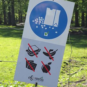 Sign feeding allowed, but with feed provided by Forestia only, 2021-05-29