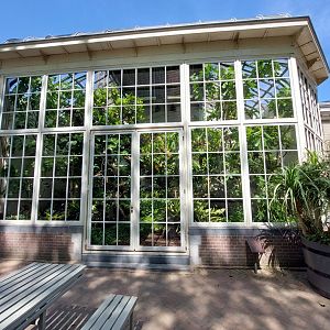 Forest House, Semi-outdoor Forest House Aviary