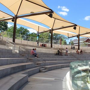 Amphitheater Seating - Como Harbor