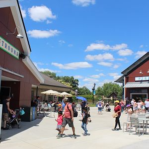 Pier 56 Plaza - Como Harbor