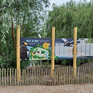 Donation-sign new Steller's sea-eagle aviary