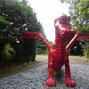 Red dragon statue (Greenacres Animal Park)