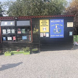 C&J’s animal park - Entrance