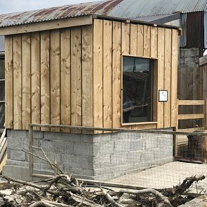 Wild encounters mini zoo - Chipmunk house