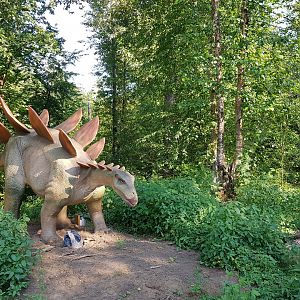Stegosaurus & Nest