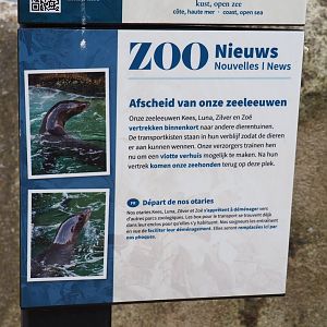 Sign about the upcoming transfer of the California sea lions to other zoos, 2021-06-12