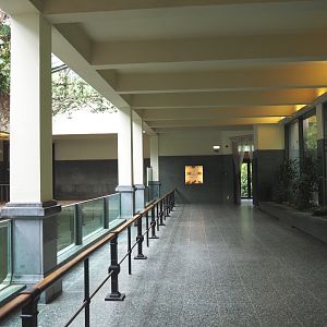 Visitor area in the hippopotamus house, 2021-06-12