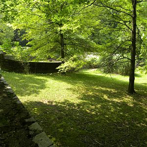 Long walk from exhibits to front