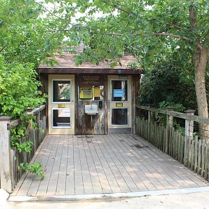 Red-Ruffed Lemur & Black and White Ruffed Lemur Walkthrough Exhibit Entrance - Expedition Madagascar