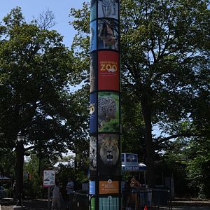 New zoo pole
