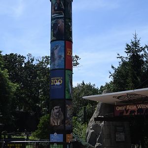 New zoo pole